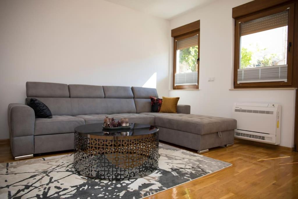 Apartment Divine モスタル エクステリア 写真