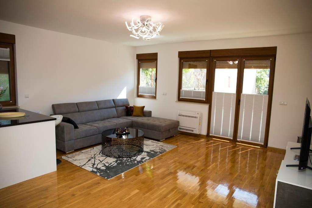 Apartment Divine モスタル エクステリア 写真